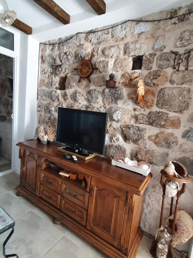 Apartment Stone House Djakonovic *